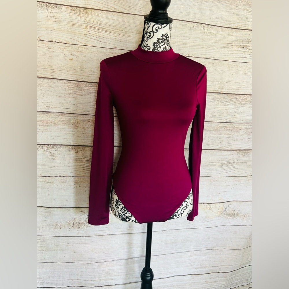 Long Sleeve Mock Neck Bodysuit in Burgundy